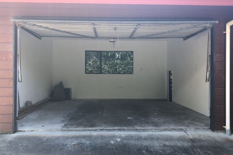 Photo of property in 1/14 Clematis Avenue, Murrays Bay, Auckland, 0630