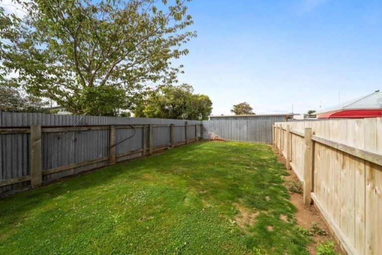 Photo of property in 28 Kamahi Avenue, Hawera, 4610