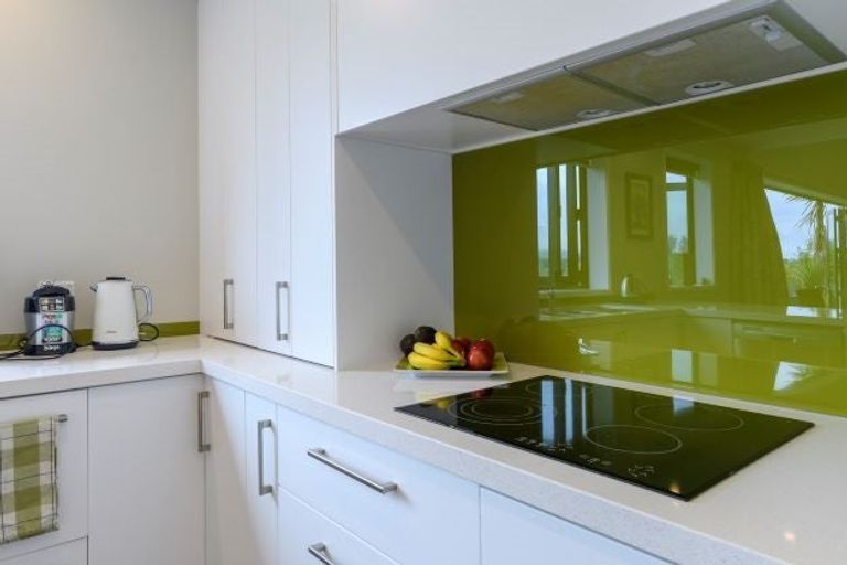 Photo of property in 14 Vantage Place, Omokoroa, 3114