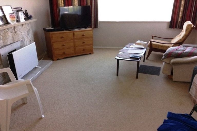 Photo of property in 44 Karaka Crescent, Levin, 5510