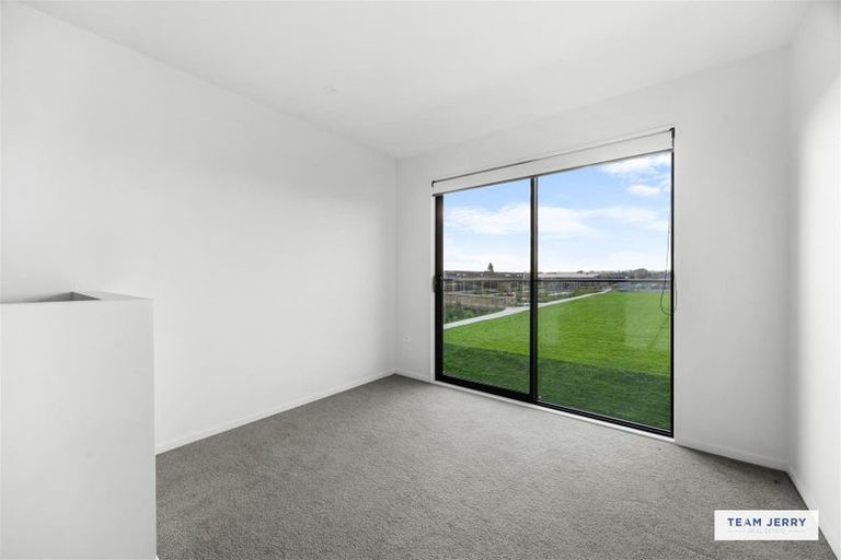 Photo of property in 63 Whare Kauri Road, Papakura, 2110