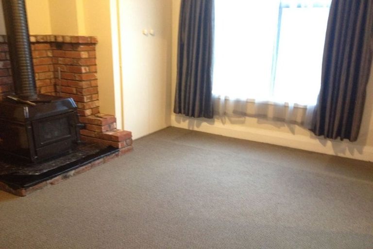 Photo of property in 9 Walker Street, Bluff, 9814