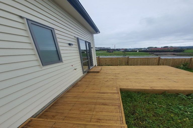 Photo of property in 40 Jane Maree Road, Kumeu, 0810