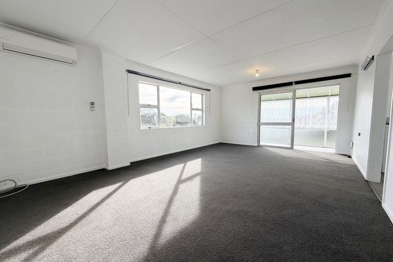 Photo of property in 8a Banks Street, Marfell, New Plymouth, 4310