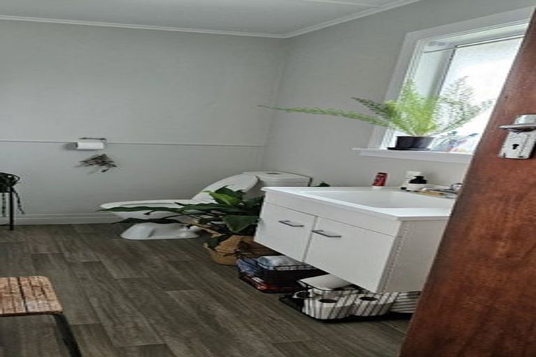 Photo of property in 27 Bulteel Street, New Plymouth, 4310