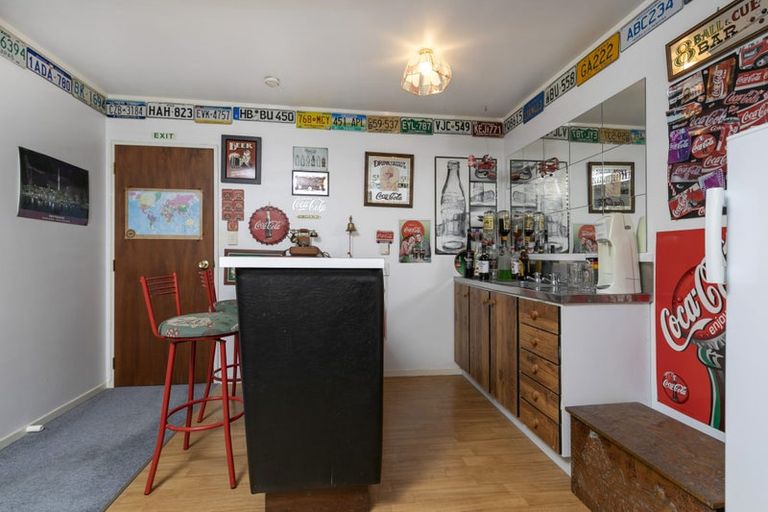 Photo of property in 9 Denver Avenue, Sunnyvale, Auckland, 0612