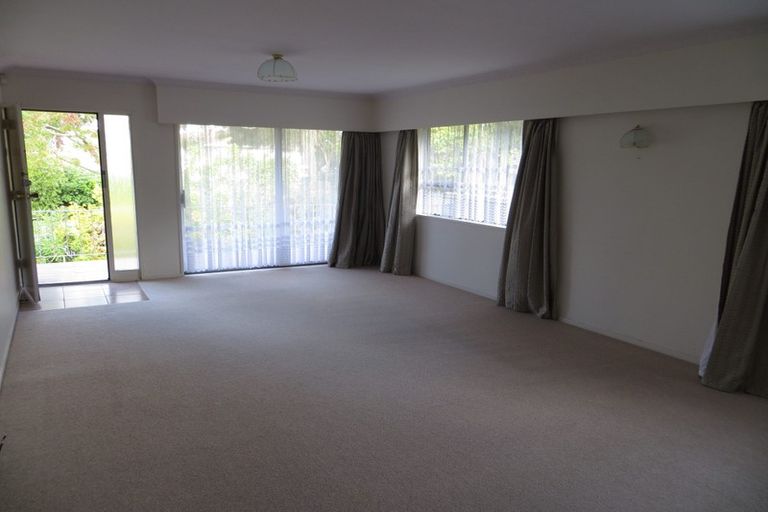 Photo of property in 2/1 Bramley Drive, Farm Cove, Auckland, 2012