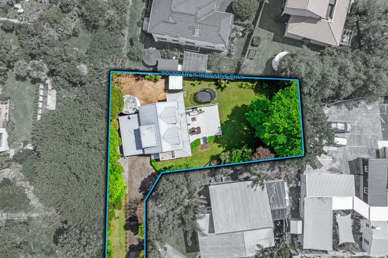 Photo of property in 122 Stanmore Bay Road, Stanmore Bay, Whangaparaoa, 0932