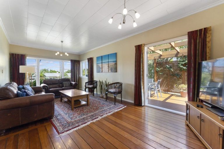 Photo of property in 48 Toi Street, Otaki Beach, Otaki, 5512