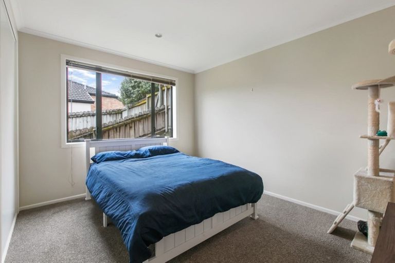 Photo of property in 10 Thomas Hamer Place, Greenhithe, Auckland, 0632