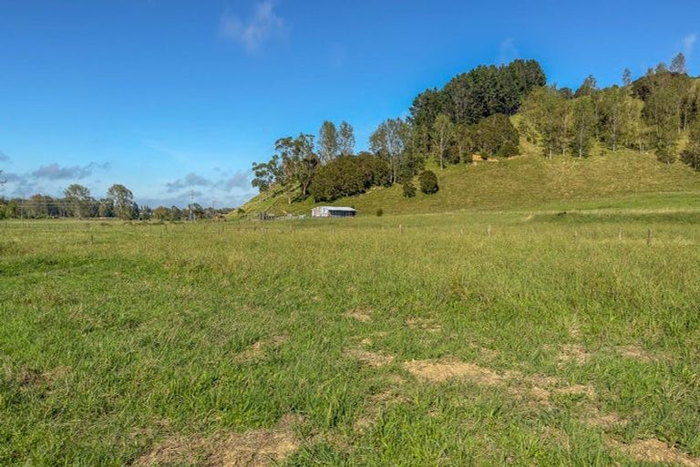 Photo of property in 141 Neavesville Road, Puriri, Thames, 3578