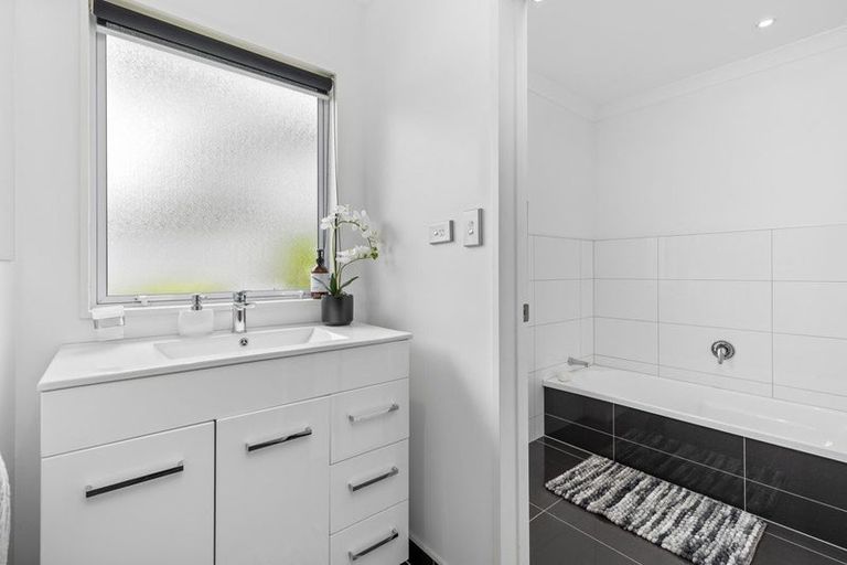 Photo of property in 227 Lonely Track Road, Albany Heights, Auckland, 0632