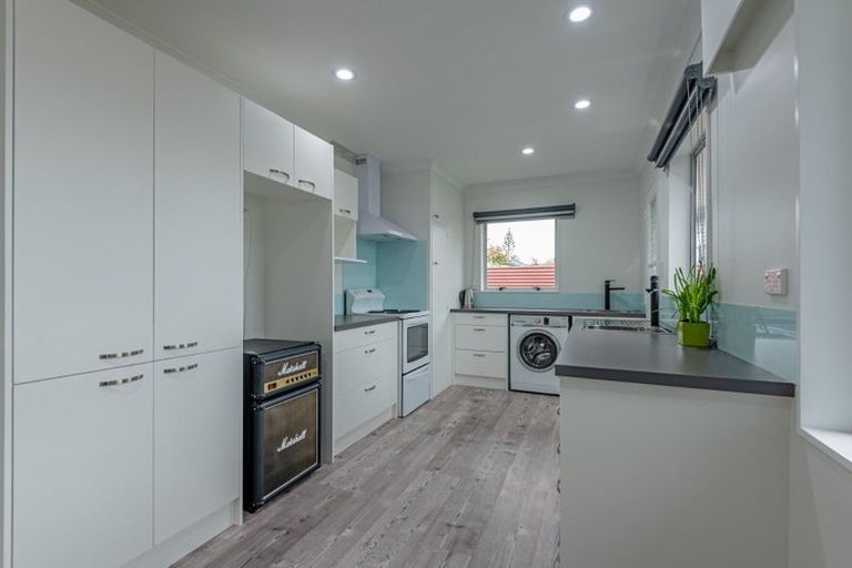 Photo of property in 10 Hollows Crescent, Takaro, Palmerston North, 4412