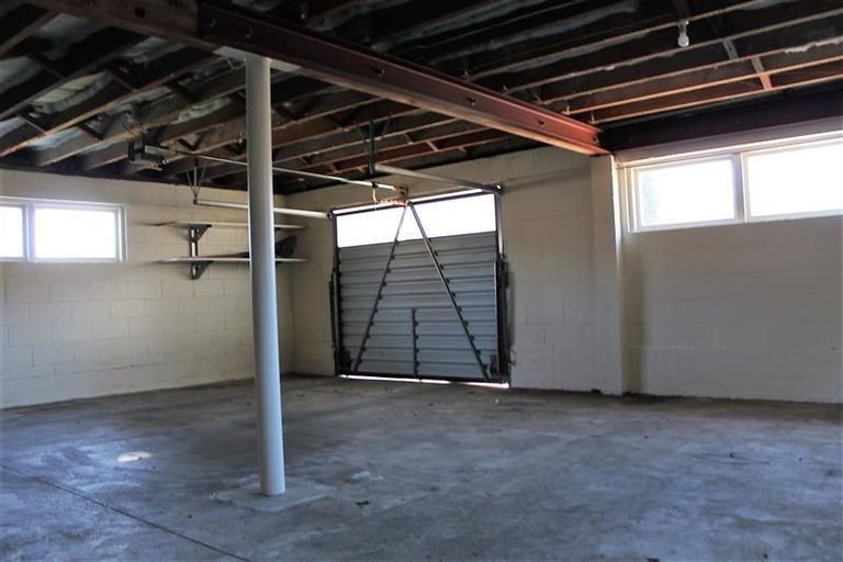 Photo of property in 37 Lynmore Drive, Hillpark, Auckland, 2102