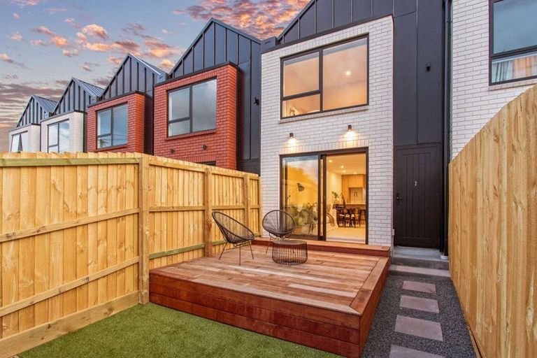 Photo of property in 2/80 Milton Street, Somerfield, Christchurch, 8024