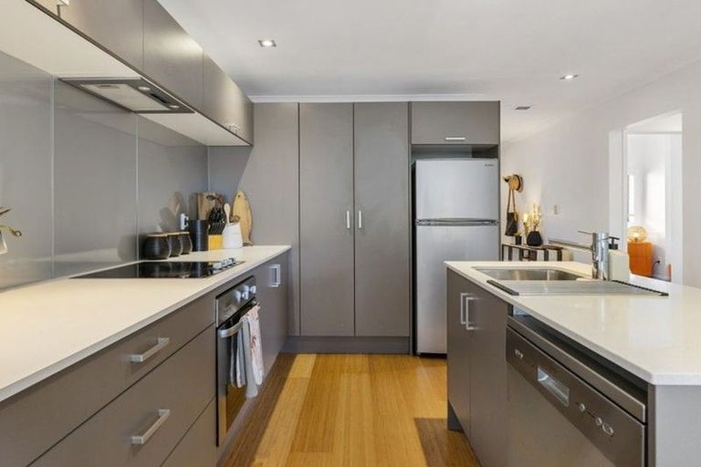 Photo of property in 277 Maunganui Road, Mount Maunganui, 3116