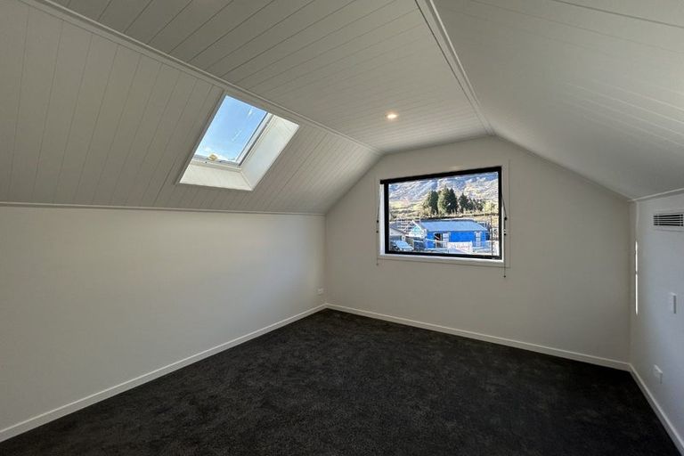 Photo of property in 15 Rowe Drive, Jacks Point, 9371