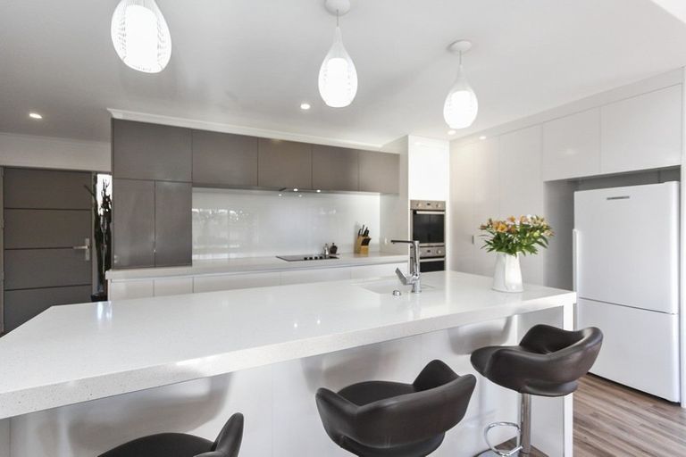 Photo of property in 2a Portland Drive, Highlands Park, New Plymouth, 4312