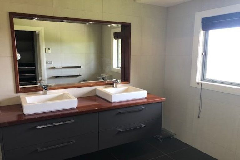 Photo of property in 15 Mcgiven Place, Coatesville, Albany, 0793