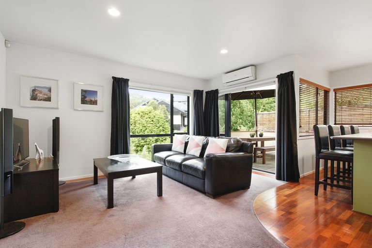 Photo of property in 90e Atkinson Road, Titirangi, Auckland, 0604