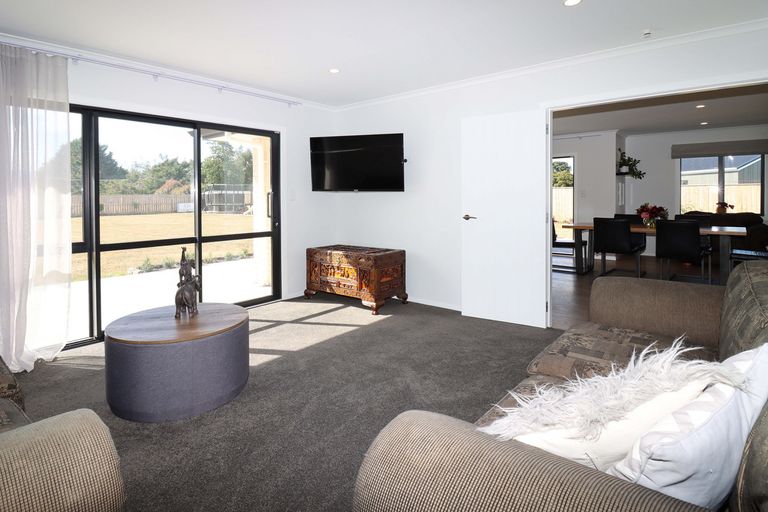 Photo of property in 13 Madison Street, Carterton, 5713