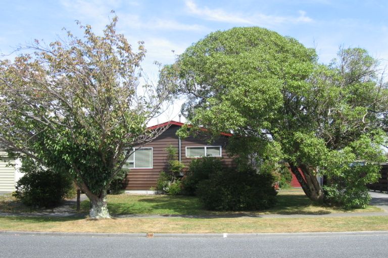 Photo of property in 111 California Drive, Totara Park, Upper Hutt, 5018