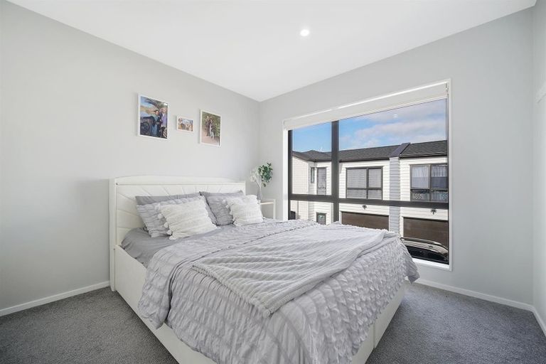 Photo of property in 20 Survila Street, Takanini, 2110