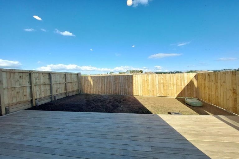 Photo of property in 29 Porowha Road, Westgate, Auckland, 0814