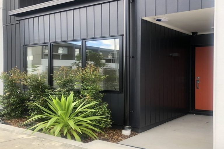 Photo of property in 52 Rangihina Road, Hobsonville, Auckland, 0616