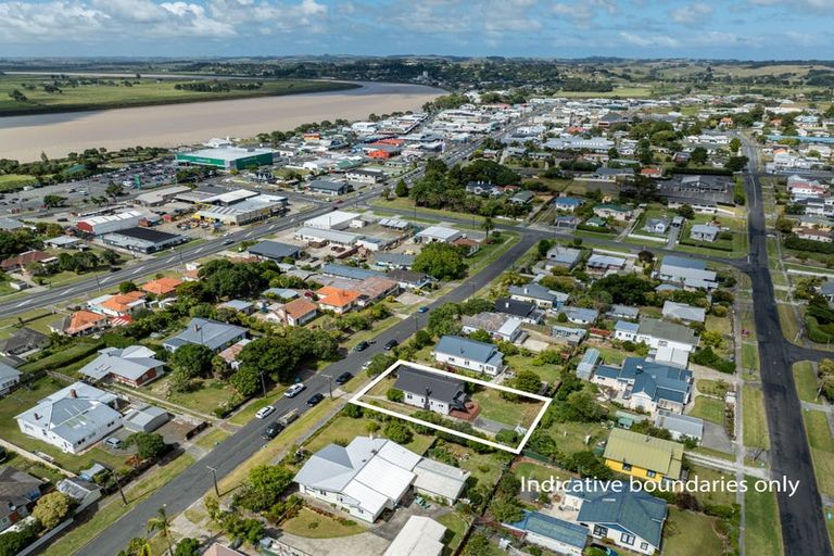Photo of property in 16 Cranley Street, Dargaville, 0310