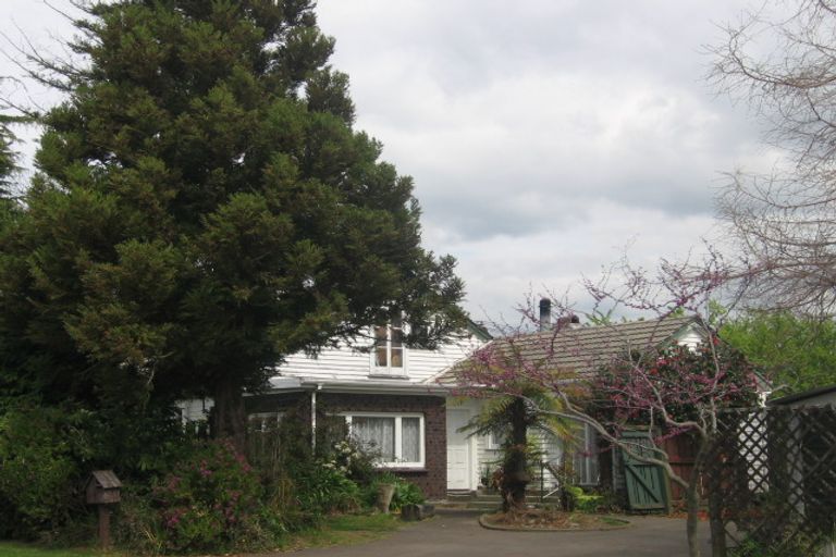 Photo of property in 2 Logan Street, Fairy Springs, Rotorua, 3015