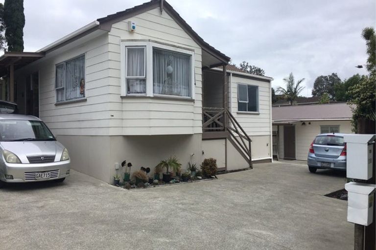 Photo of property in 135 Moire Road, West Harbour, Auckland, 0618