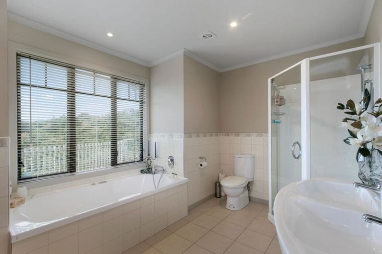 Photo of property in 49 Dowse Drive, Maungaraki, Lower Hutt, 5010