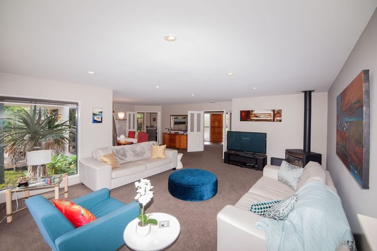 Photo of property in 2 Furlong Crescent, Churton Park, Wellington, 6037