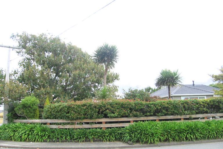 Photo of property in 12 Montgomery Crescent, Clouston Park, Upper Hutt, 5018