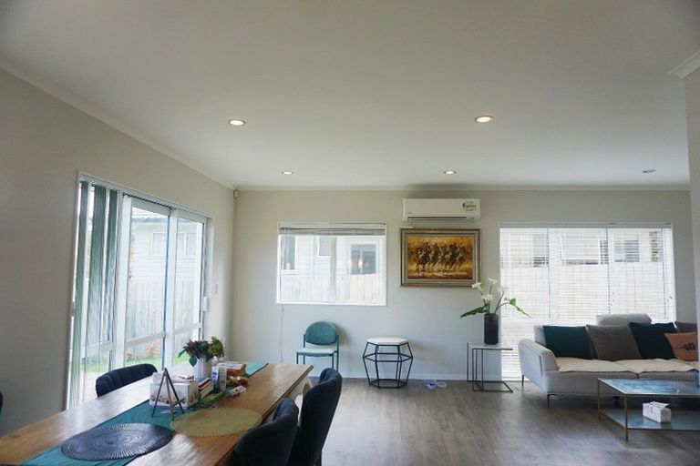 Photo of property in 27a Normanton Street, Glenfield, Auckland, 0629