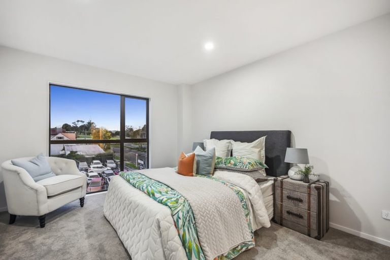 Photo of property in 2/1 Egremont Street, Belmont, Auckland, 0622