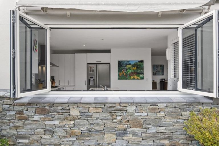 Photo of property in 2/6 Crete Avenue, Milford, Auckland, 0620