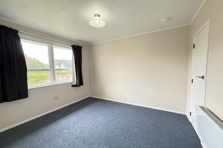 Photo of property in 13 Jane Grove, Paparangi, Wellington, 6037