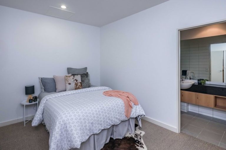 Photo of property in Kate Sheppard Apartments, 3f/42 Molesworth Street, Thorndon, Wellington, 6011