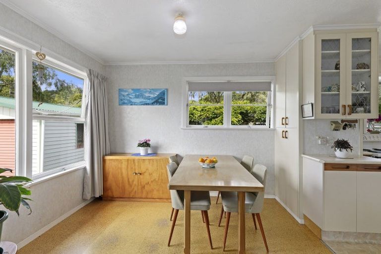 Photo of property in 32 Pempsey Street, Silverstream, Upper Hutt, 5019