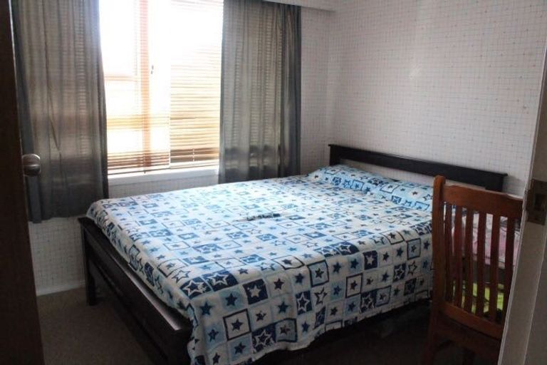 Photo of property in 17 Priestley Drive, Bucklands Beach, Auckland, 2014