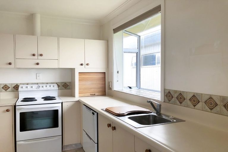 Photo of property in 176 Karaka Street, Castlecliff, Whanganui, 4501