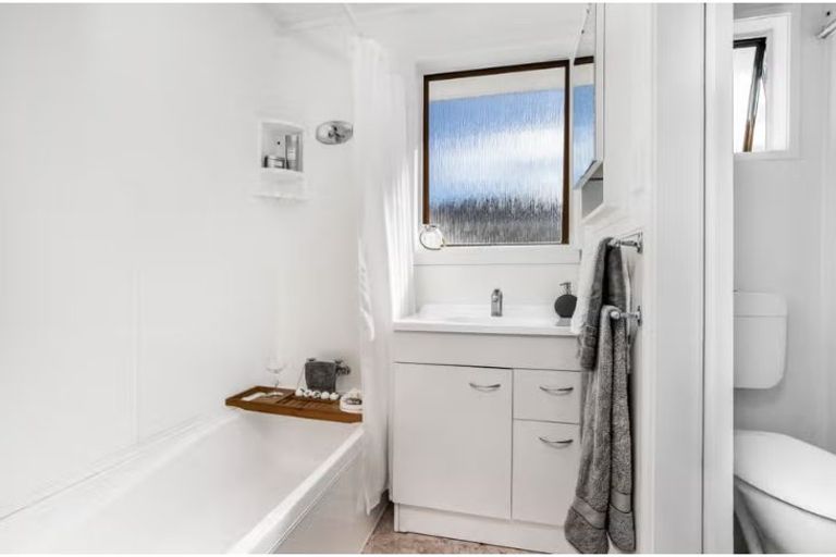 Photo of property in 1/38 Boundary Road, Clover Park, Auckland, 2019