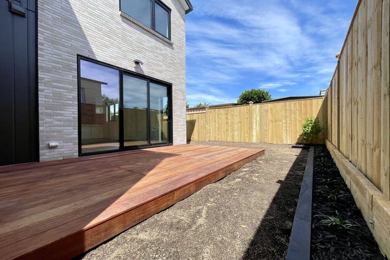 Photo of property in 6 Vanbrugh Place, Bucklands Beach, Auckland, 2014