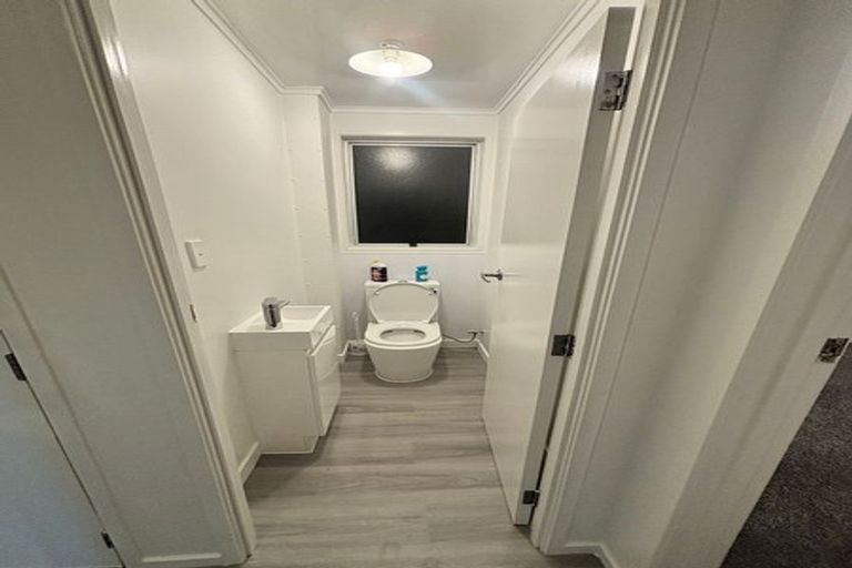 Photo of property in 2 Arnhem Place, Pukekohe, 2120