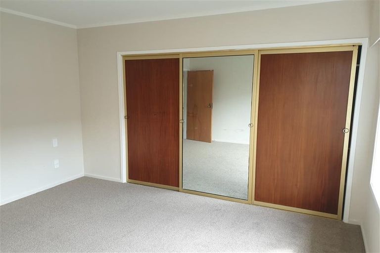 Photo of property in 86 Gossamer Drive, Pakuranga Heights, Auckland, 2010