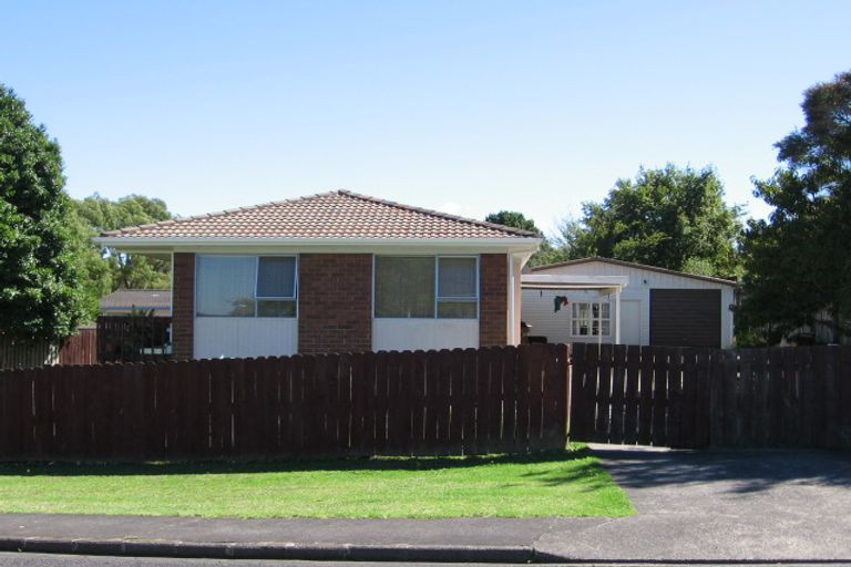 Photo of property in 4 Peterhouse Place, West Harbour, Auckland, 0618