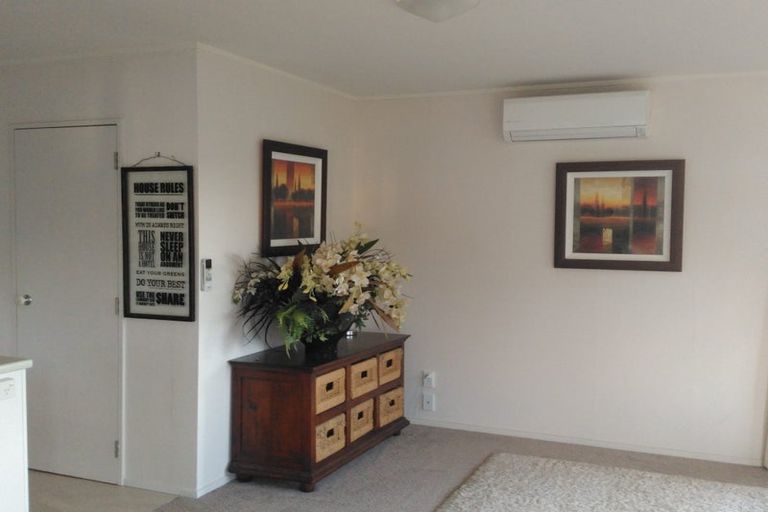 Photo of property in 52 Amorino Drive, Red Beach, 0932