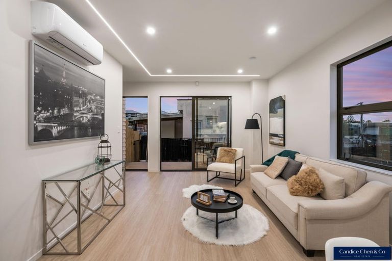 Photo of property in 4/16 Binsted Road, New Lynn, Auckland, 0600